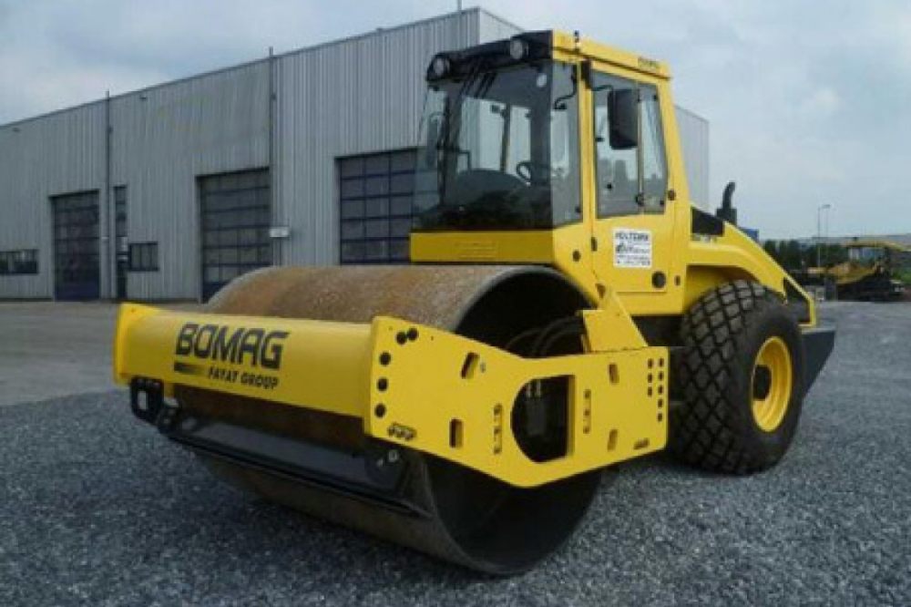 Каток BOMAG BW 213 D-4 взять в аренду, заказать, цены, услуги - Москва