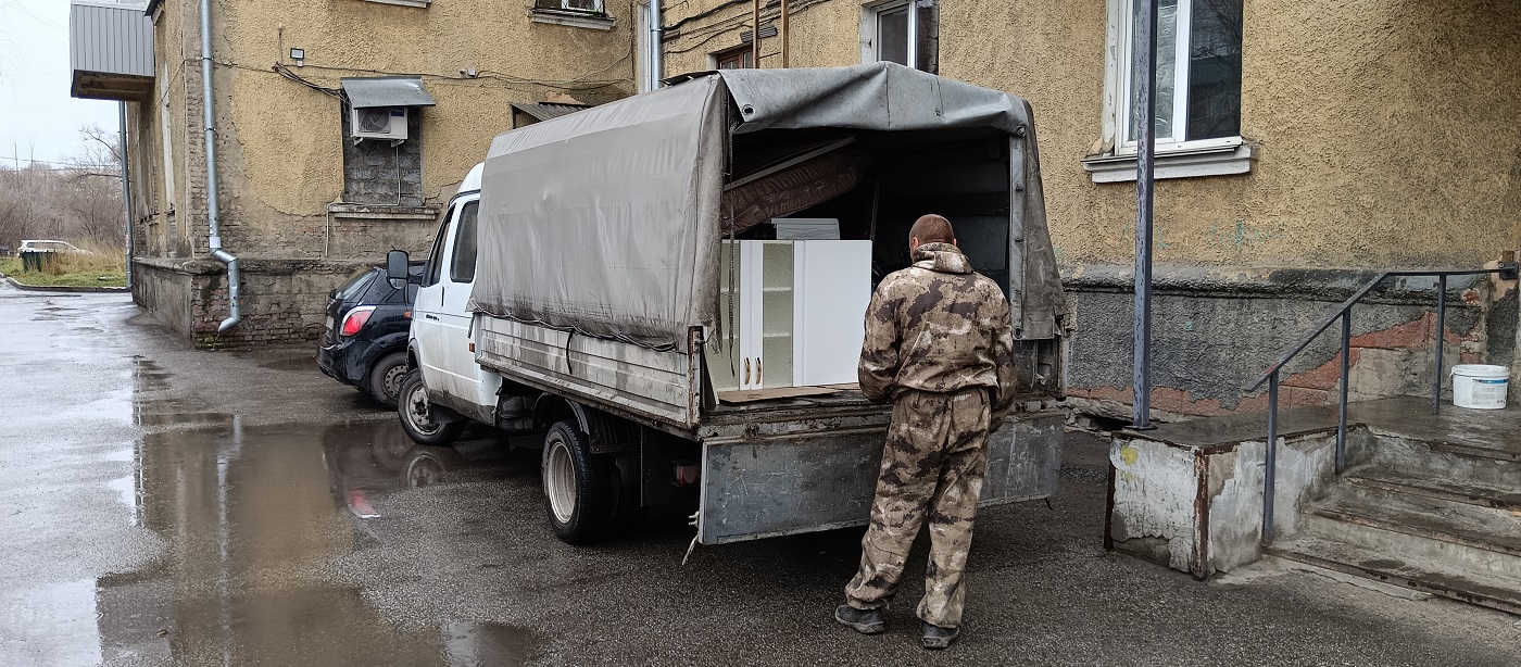 Квартирные перевозки. Погрузка мебели в Газель в Московской области