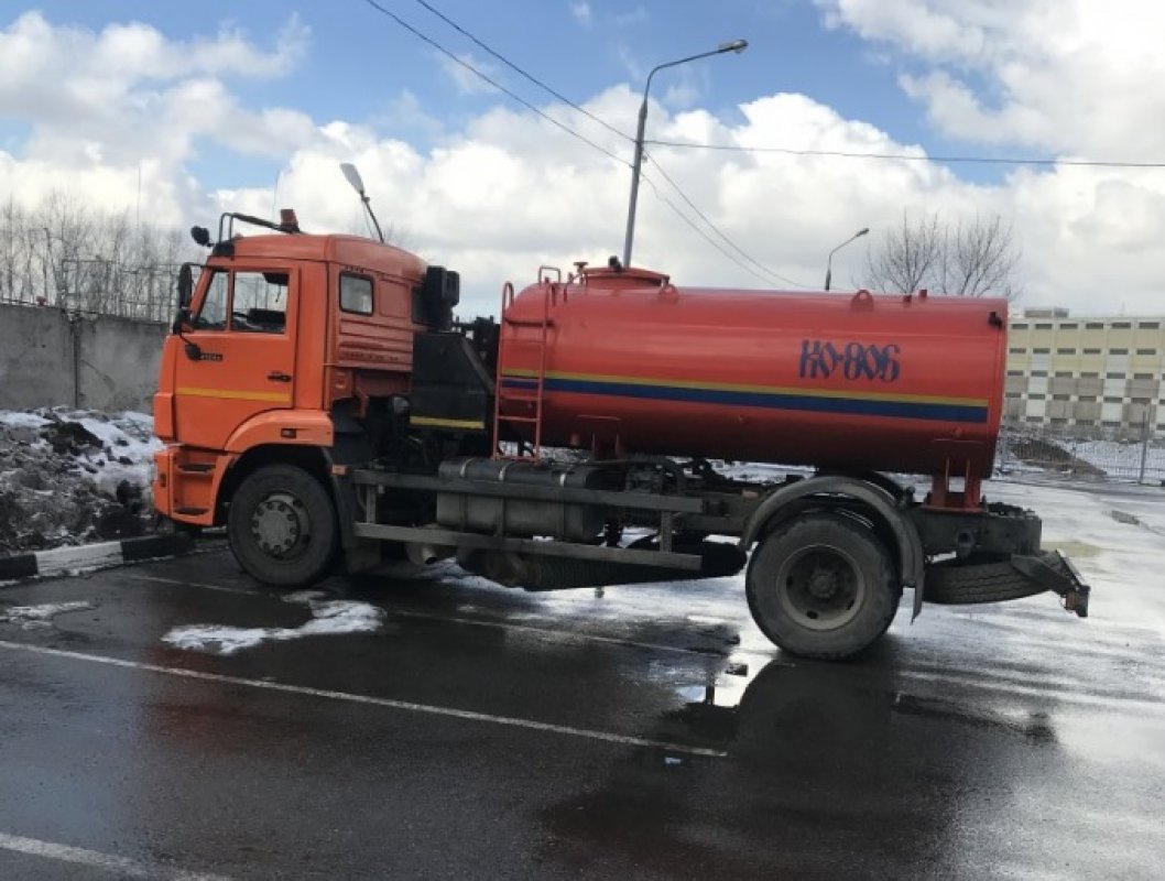 СПЕЦЗАКАЗ | Аренда и услуги поливомоечной машины в Москве в Московской  области